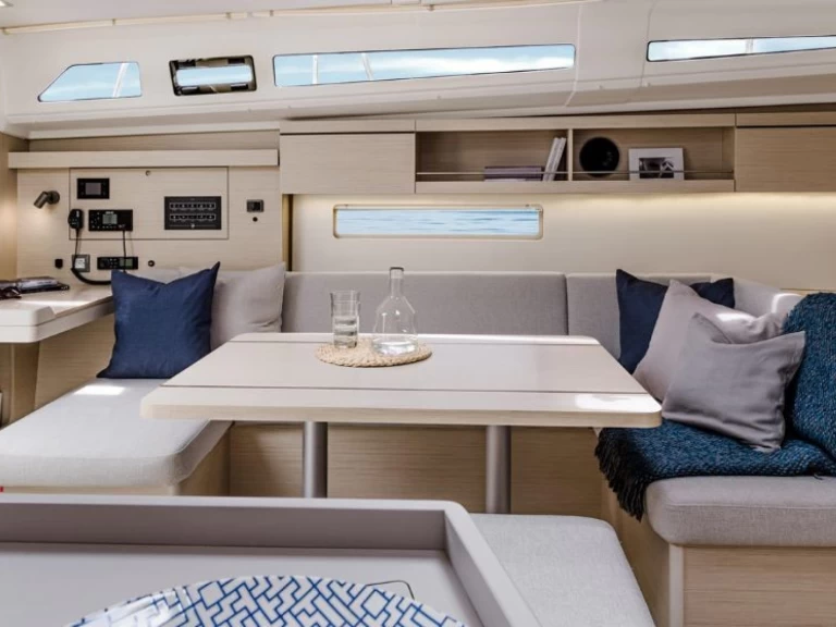 Wynajmij Żaglowiec z lub bez skippera Bénéteau w Donji Seget