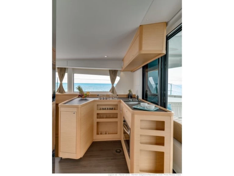 Wynajmij Katamaran z lub bez skippera Lagoon w Primosten