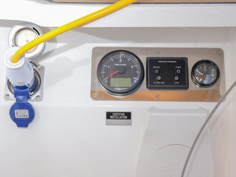 Wynajem łodzi Biograd na Moru tanio Cruiser 46