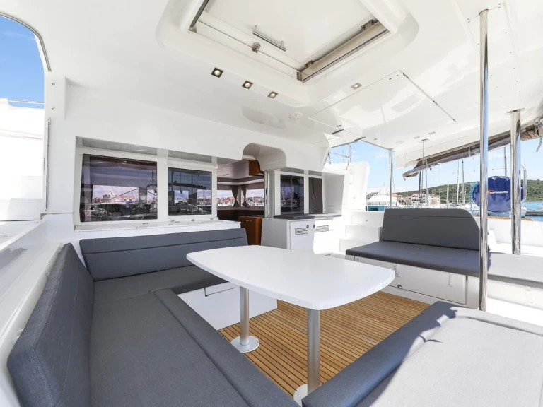 Wynajem łodzi Pirovac tanio Lagoon 450