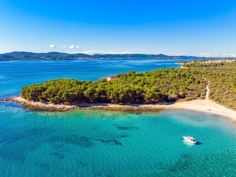 Wynajmij Motorówka z lub bez skippera Jeanneau w Biograd na Moru