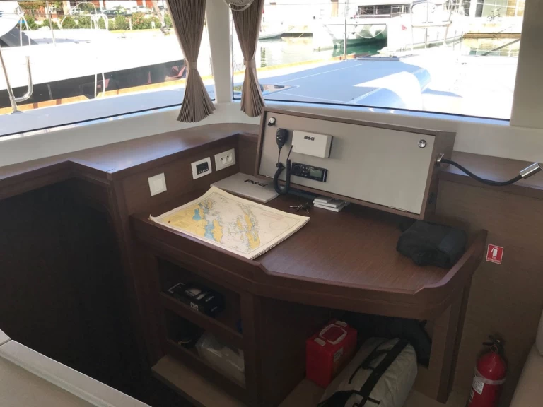 Wynajmij Lagoon Lagoon 450 F w Kaštela