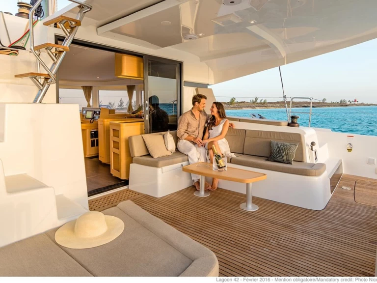 Wynajem łodzi Sibenik tanio Lagoon 42