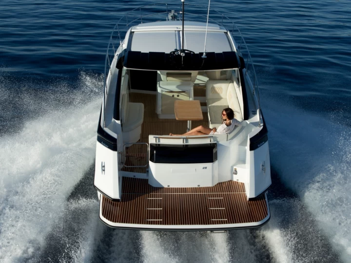 Wynajem Motorówka Bénéteau z patentem 