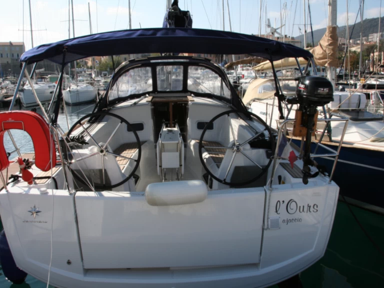 Wynajem łodzi Jeanneau Sun Odyssey 349 w Ajaccio na SamBoat 