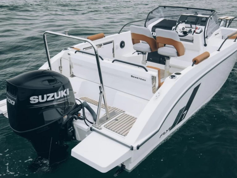 Wynajmij Bénéteau Flyer 7 SUNdeck w Mahon