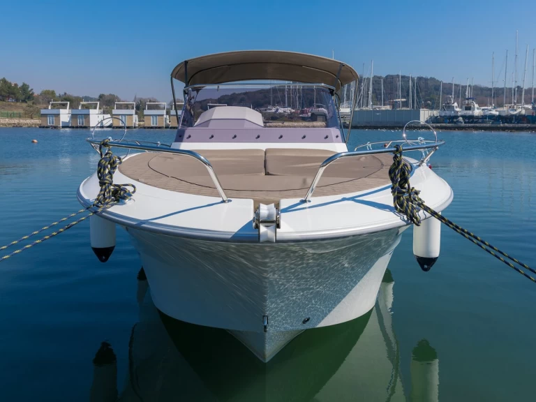 Motorówka do wynajmu w Pula w najlepszej cenie