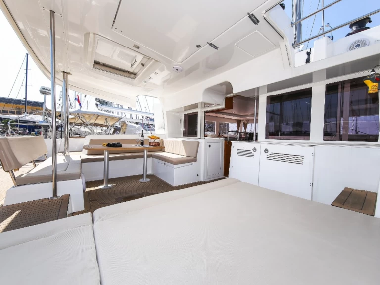 Wynajem łodzi Trogir tanio Lagoon 450 F