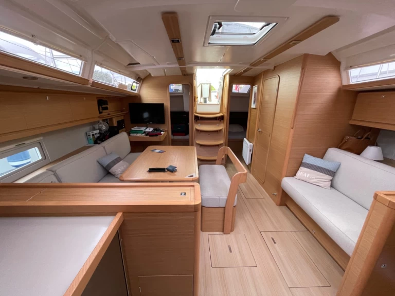 Wynajem łodzi Port-Camargue tanio Dufour 430