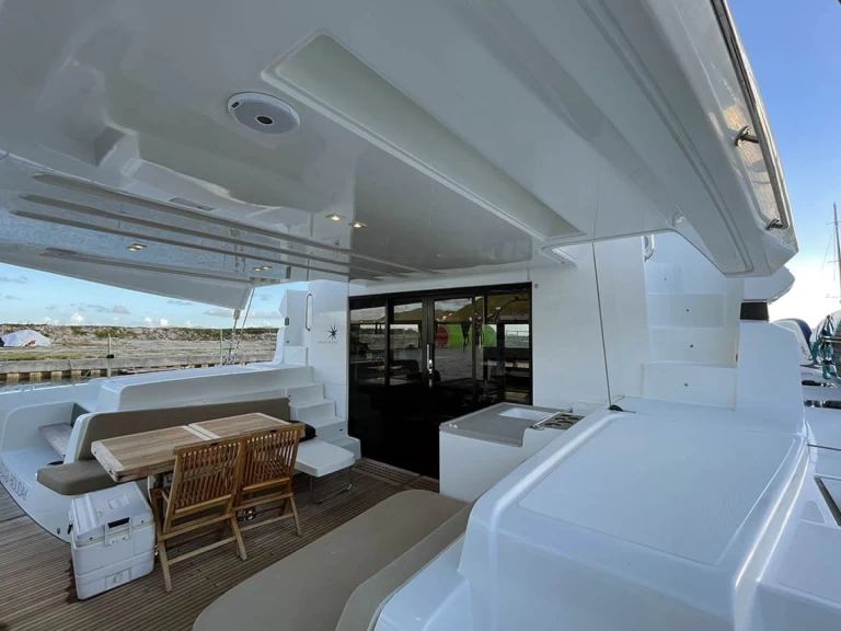 Wynajmij Katamaran z lub bez skippera Lagoon w Road Town