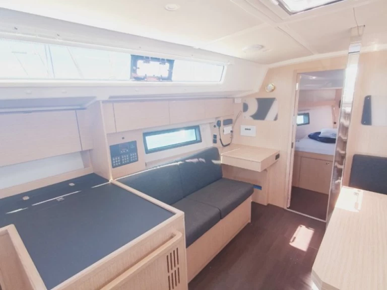 Wynajem łodzi Pula tanio Bavaria C42