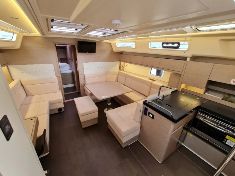 Wynajmij Żaglowiec z lub bez skippera Hanse w Biograd na Moru