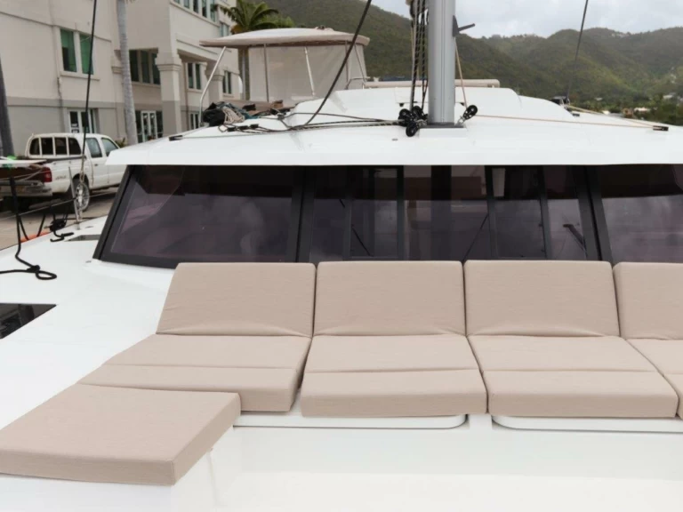 Wynajem łodzi Road Town tanio Astrea 42