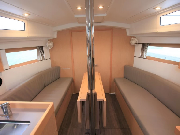 Wynajmij Bénéteau Oceanis 35.1 w Road Town