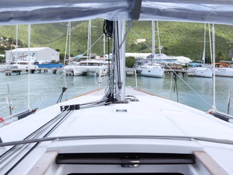 Wynajmij Bénéteau Oceanis 38.1 w Road Town