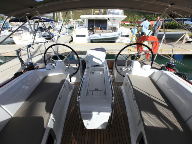 Wynajmij Żaglowiec z lub bez skippera Jeanneau w Road Town