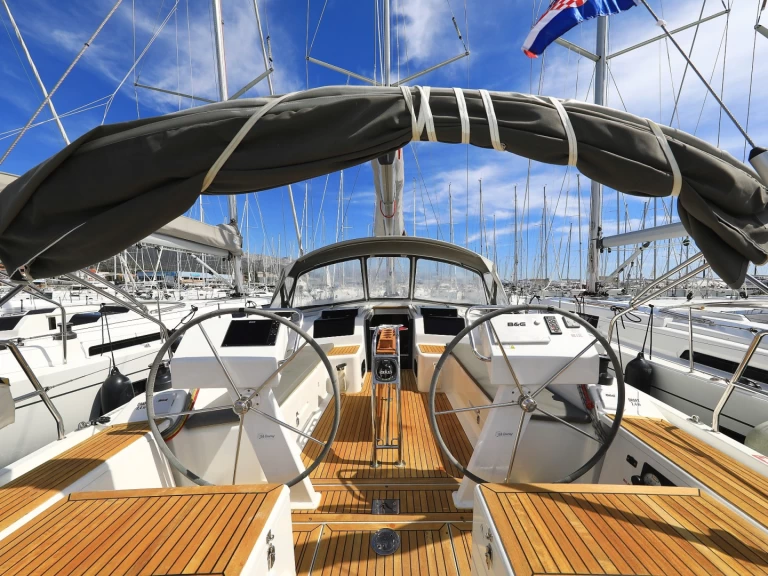 Hanse Hanse 455 między profesjonalistami a osobami prywatnymi w Kaštela
