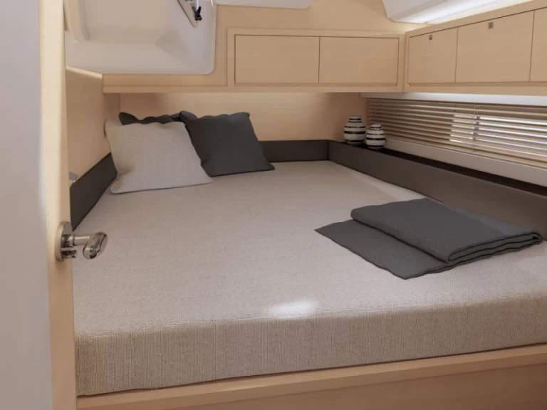 Dufour Dufour 470 między profesjonalistami a osobami prywatnymi w Lavrio