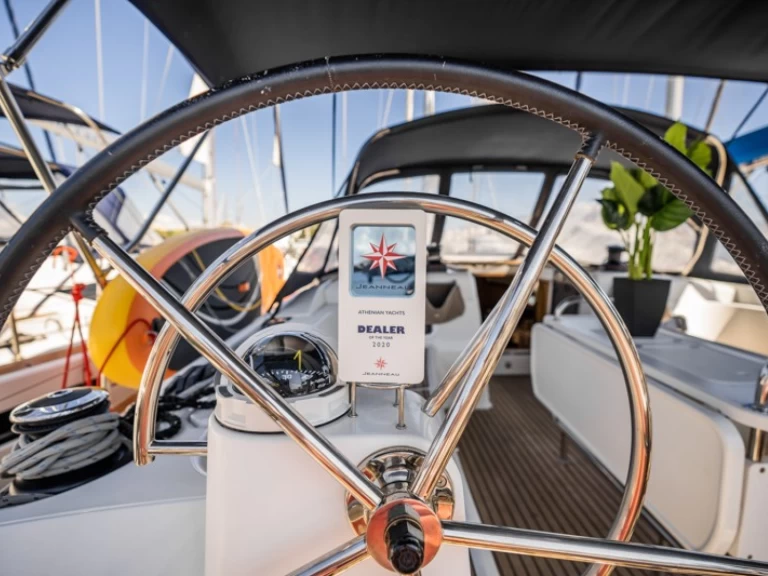 Wynajmij Jeanneau Sun Odyssey 519 w Alimos