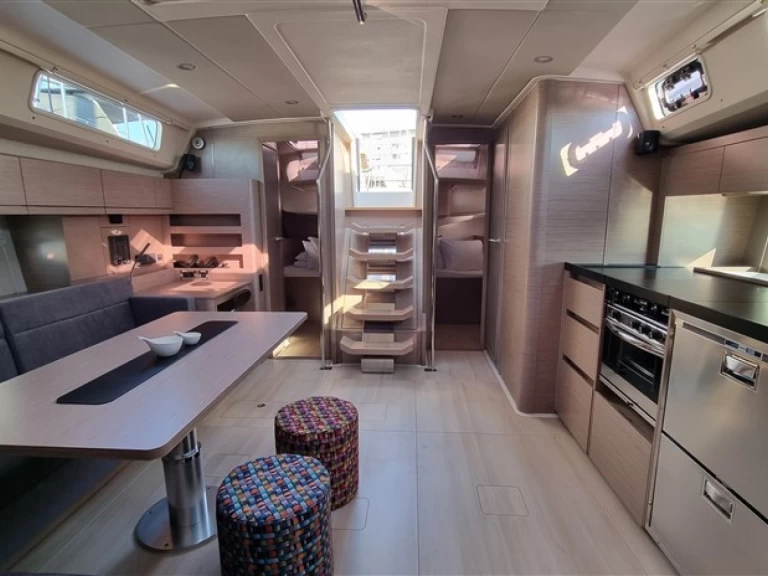 Żaglowiec do wynajmu w Pula w najlepszej cenie