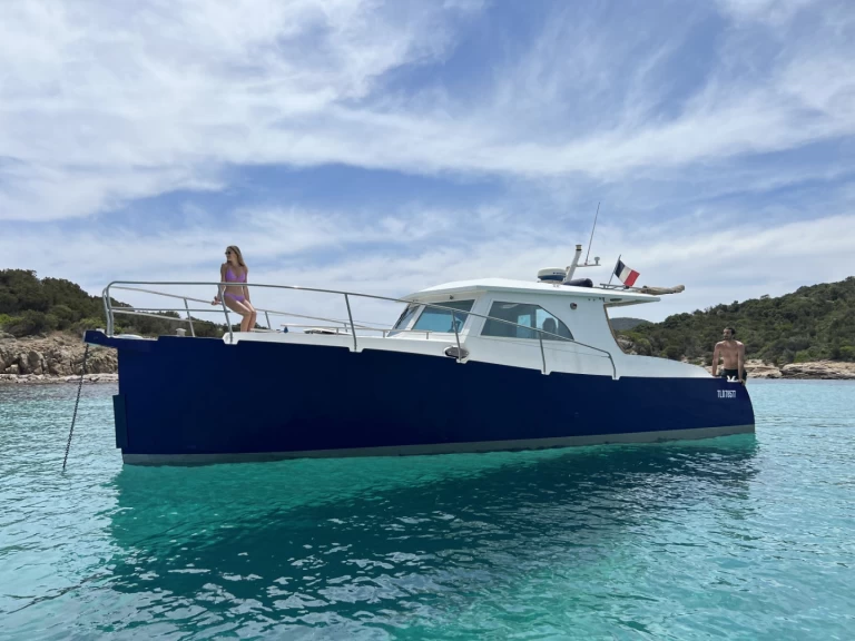 Wynajem Motorówka w Sari-Solenzara - Meta JMF 32