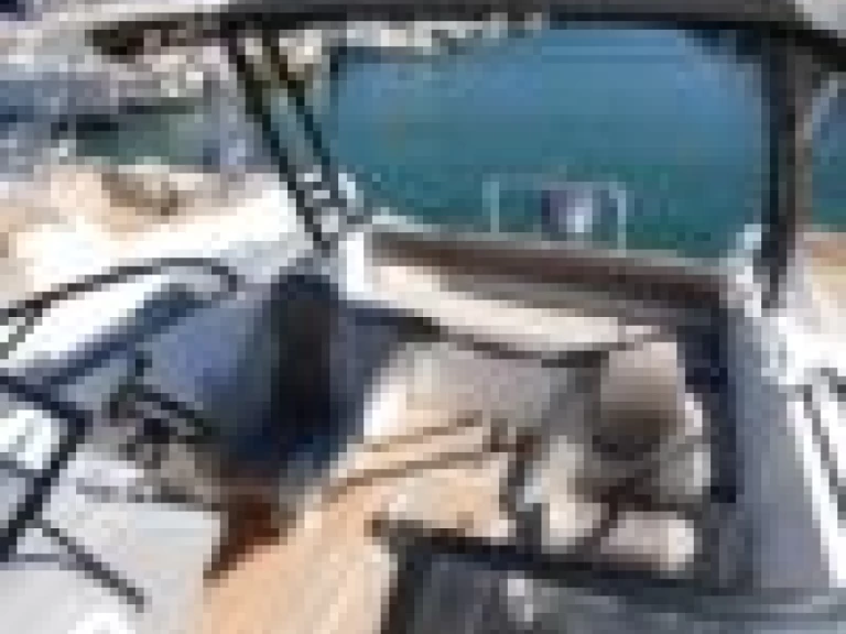 Jeanneau Cap Camarat 6.5 BR między profesjonalistami a osobami prywatnymi w Les Issambres