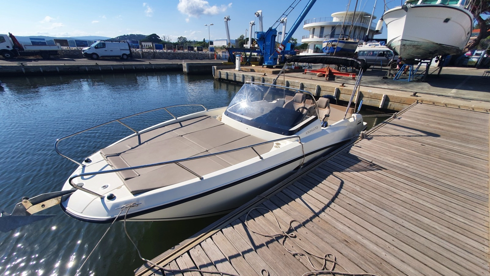 Wynajem Motorówka w La Londe-les-Maures - Quicksilver Activ 675 Sundeck Sport