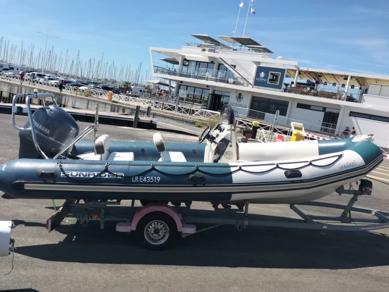 Wynajem Łódż półsztywna w La Rochelle - Bombard Sunrider 650