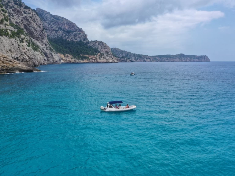 Wynajmij Łódż półsztywna z lub bez skippera Sacs w Port d'Alcudia