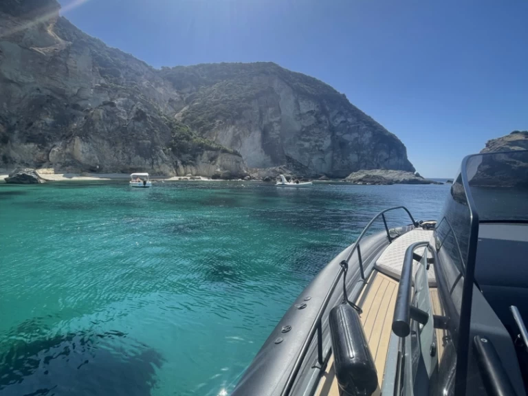 Wynajmij Łódż półsztywna z lub bez skippera Salpa w Terracina