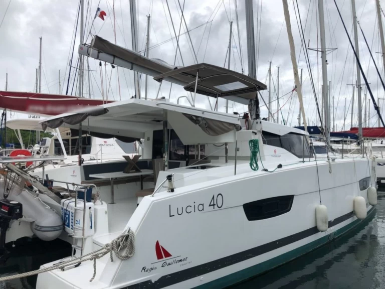 Wynajmij Fountaine Pajot Lucia 40 w Le Marin