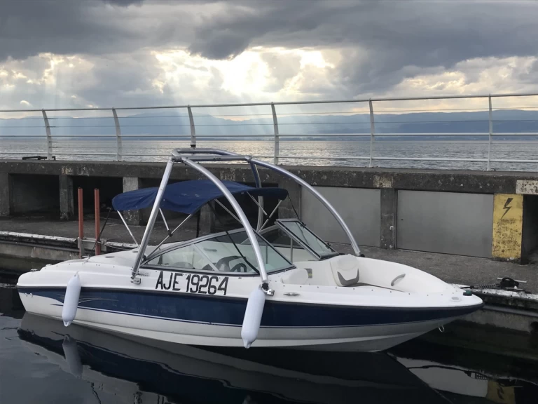 Wynajmij Motorówka z lub bez skippera Bayliner w Thonon-les-Bains