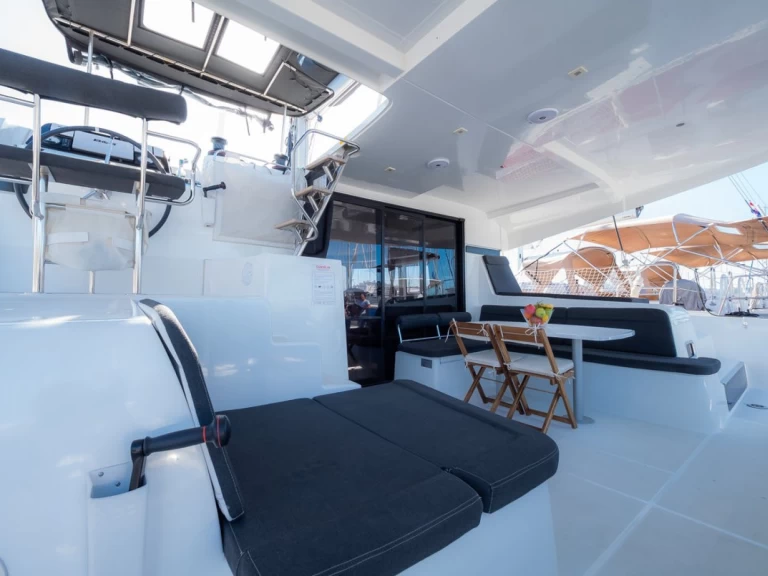 Wynajem Katamaran w Biograd na Moru - Lagoon Lagoon 42