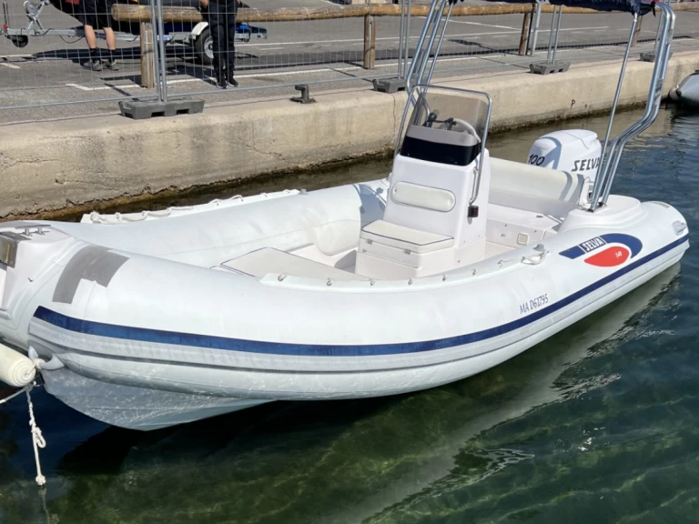 Selva Selva 540 między profesjonalistami a osobami prywatnymi w La Ciotat