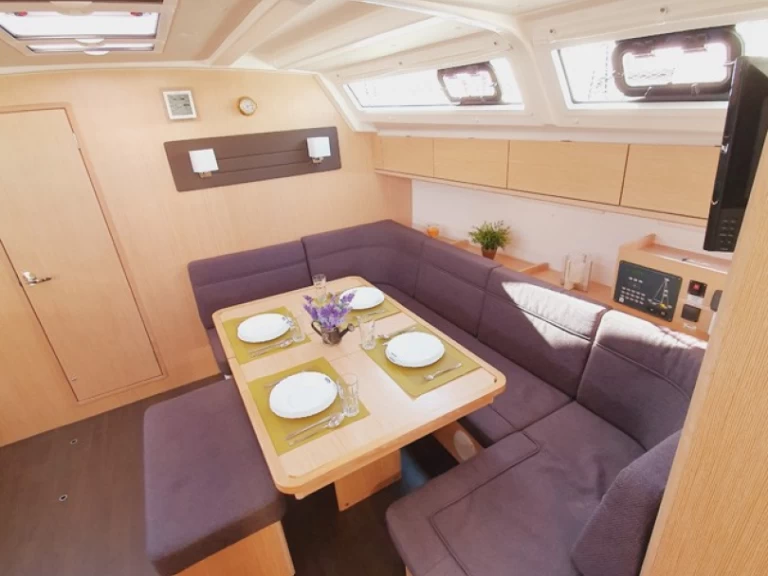 Żaglowiec do wynajmu w Pula w najlepszej cenie