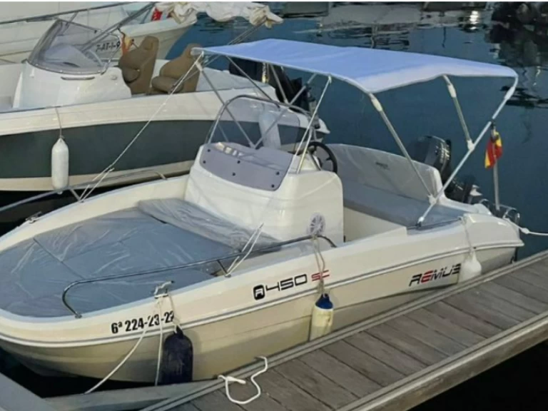 Remus Remus 450 open między profesjonalistami a osobami prywatnymi w Alicante