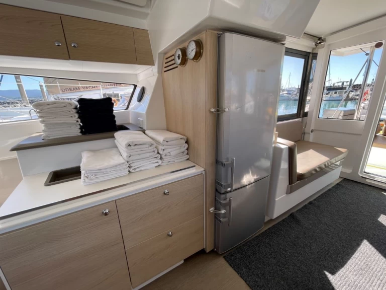 Wynajem Katamaran Bali z patentem 