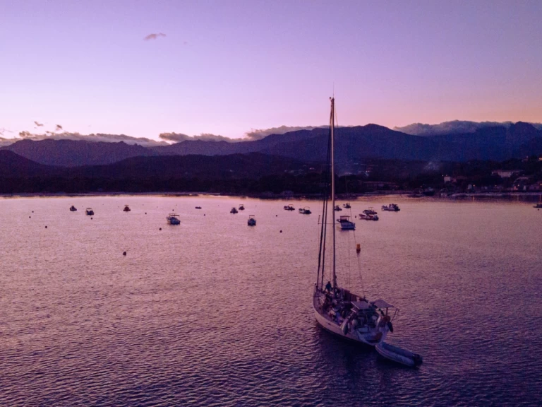 Wynajmij Żaglowiec z lub bez skippera Kirie w Le Marin