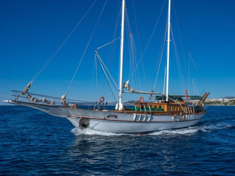 Wynajem łodzi Stobrec tanio Alisa