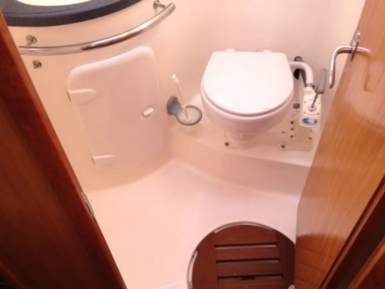 Bavaria Bavaria 39 Cruiser między profesjonalistami a osobami prywatnymi w Rhodes (City)