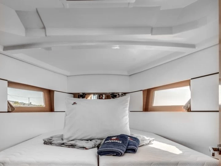 Wynajem Żaglowiec Bénéteau z patentem 