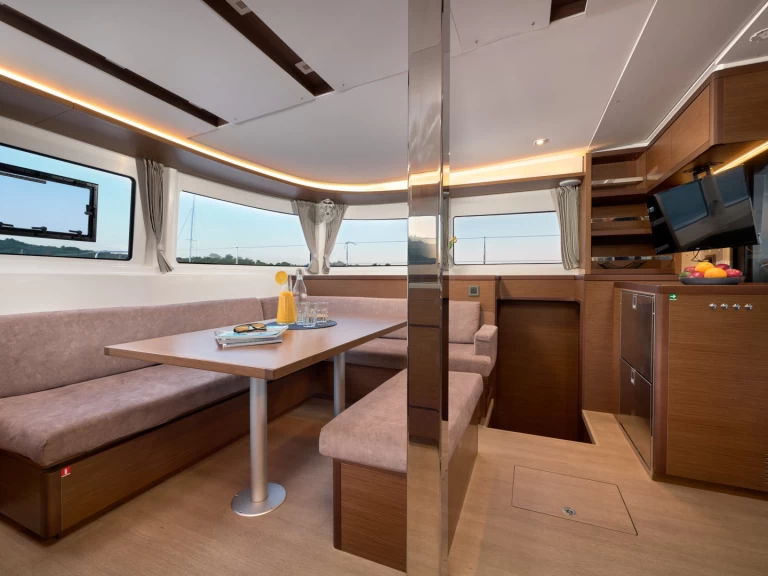 Katamaran do wynajmu w Trogir w najlepszej cenie