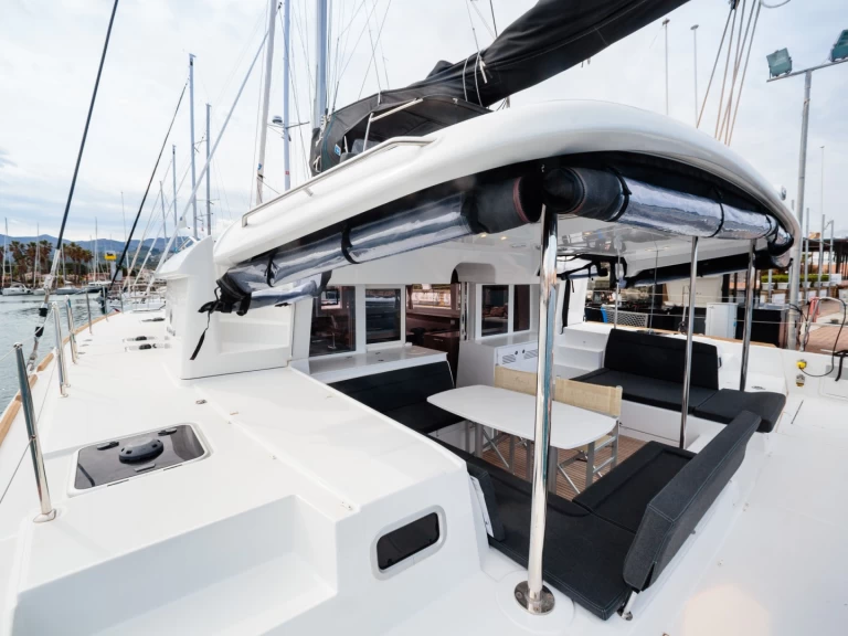 Wynajem Katamaran w Olbia - Lagoon Lagoon 450 F