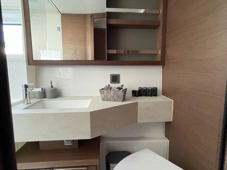 Wynajmij Lagoon Lagoon 46 w Nea Peramos