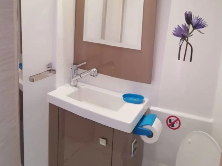 Wynajem łodzi Lavrio tanio Astrea 42