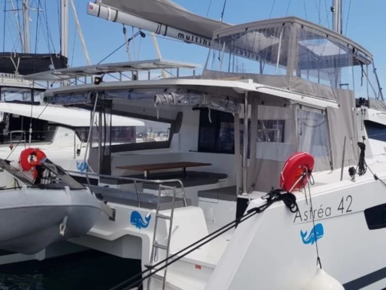 Wynajem Katamaran w Lavrio - Fountaine Pajot Astrea 42