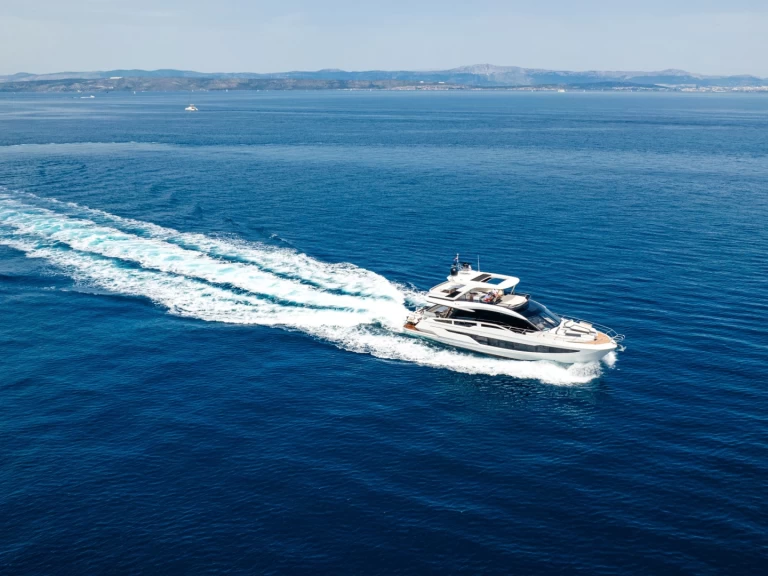 Wynajmij Luksusowy jacht z lub bez skippera Galeon w Donji Seget