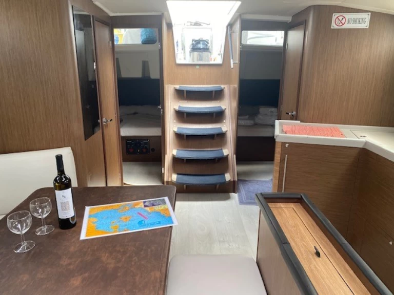 Wynajem w Alimos- Bénéteau Oceanis 46.1 na SamBoat