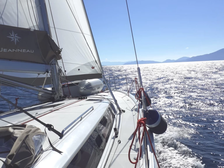 Wynajem łodzi Lefkáda tanio Sun Odyssey 490