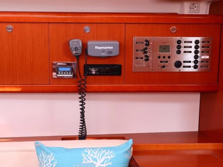 Wynajmij Żaglowiec z lub bez skippera Bénéteau w Alimos